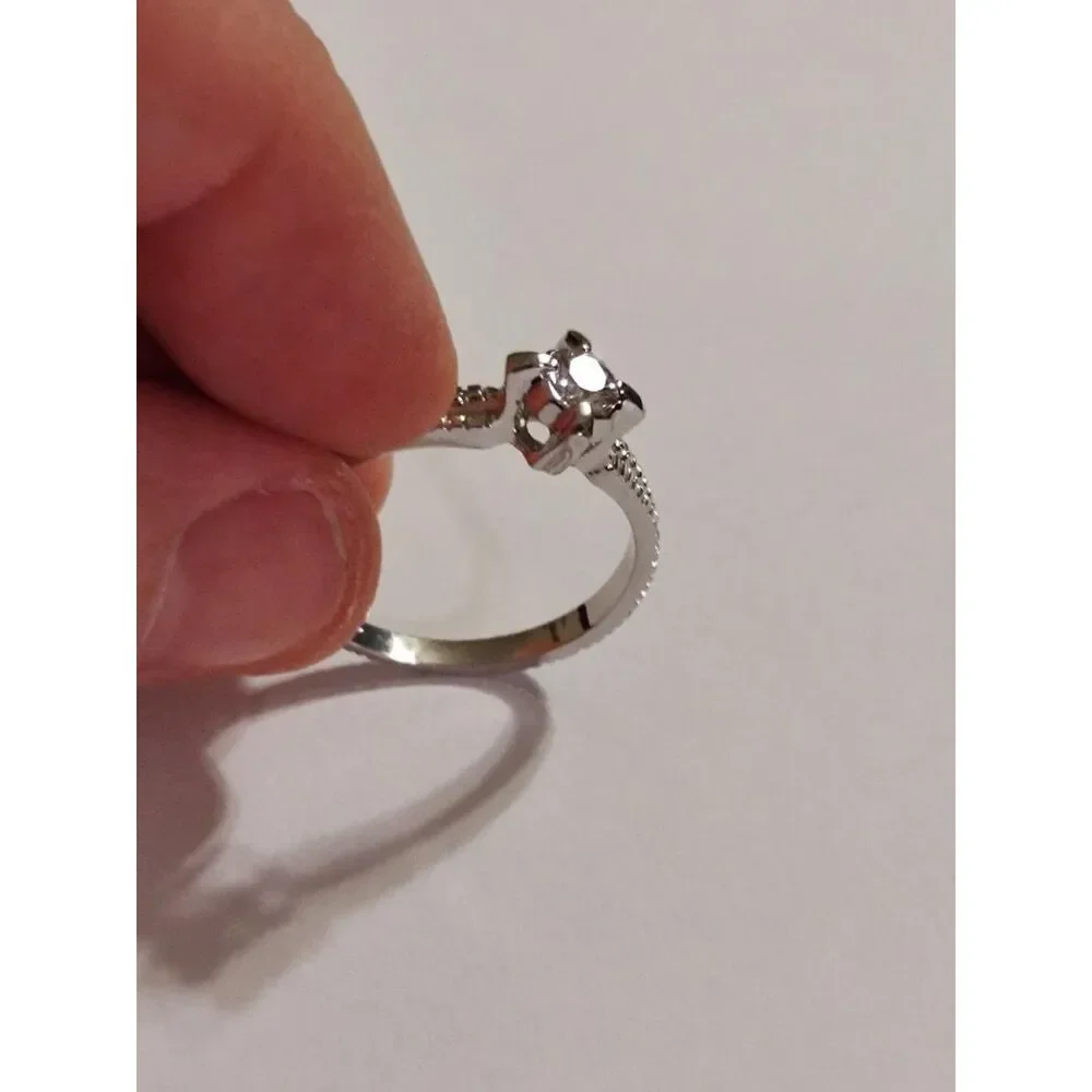 VTG Style Silver Tone Metal Sparkling Clear Glass Stone Sz 8 Solitaire Ring